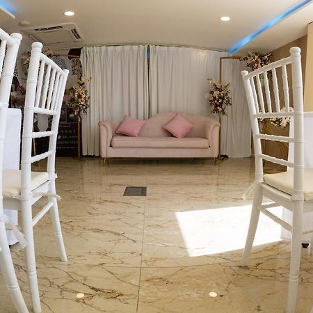 Diamond Star Hotel فندق النجمة الماسية Seeb Exterior photo