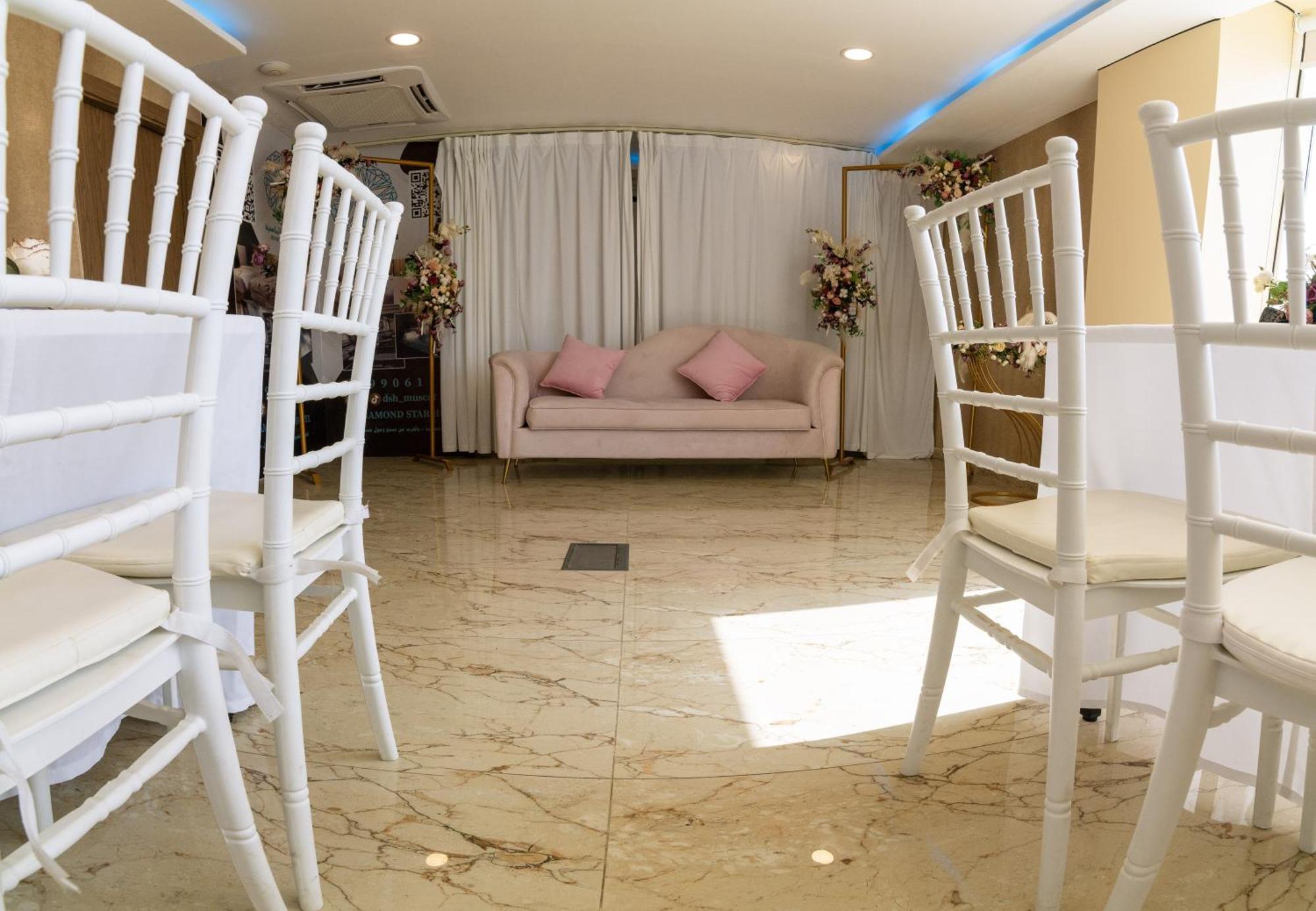 Diamond Star Hotel فندق النجمة الماسية Seeb Exterior photo