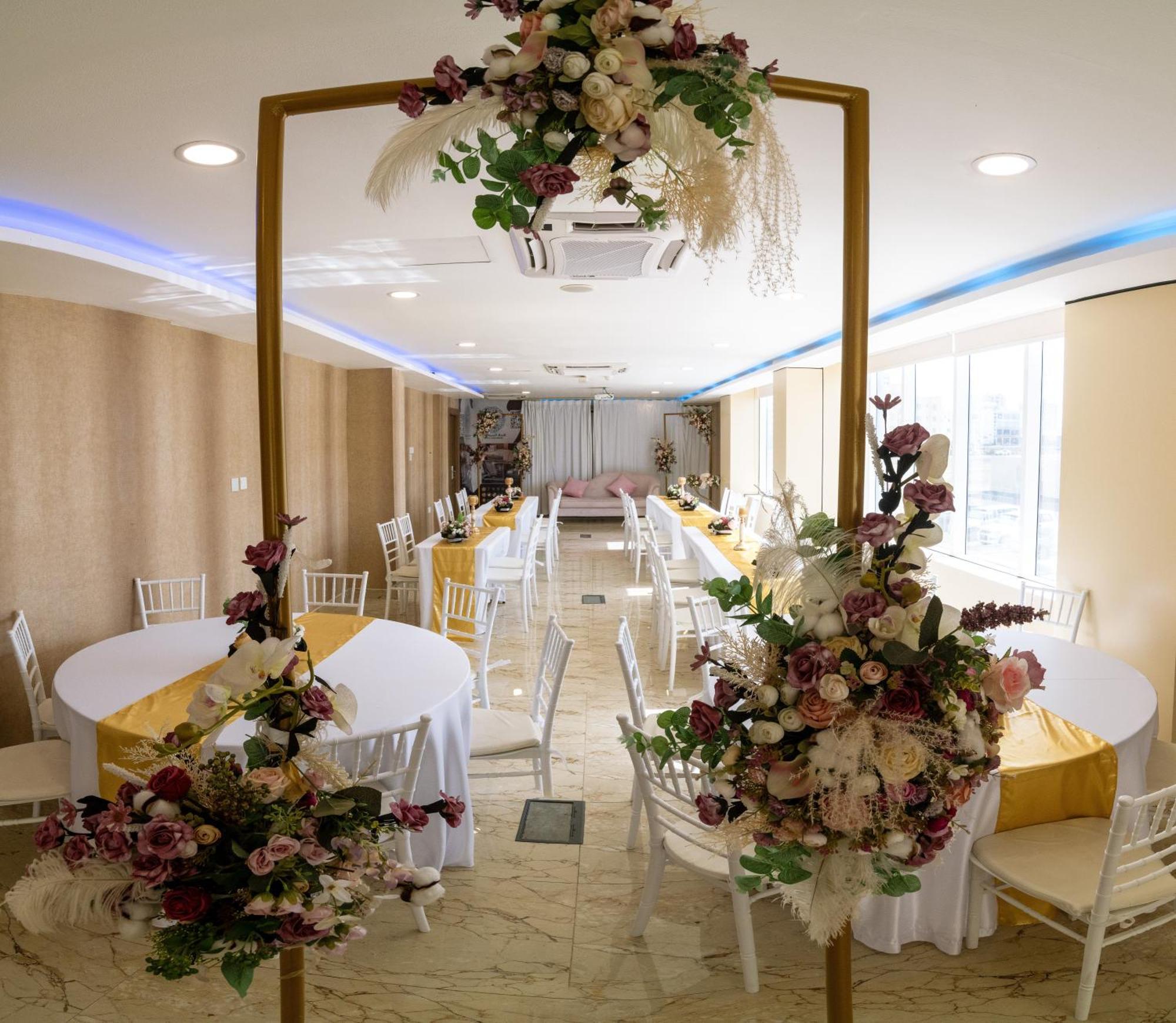 Diamond Star Hotel فندق النجمة الماسية Seeb Exterior photo