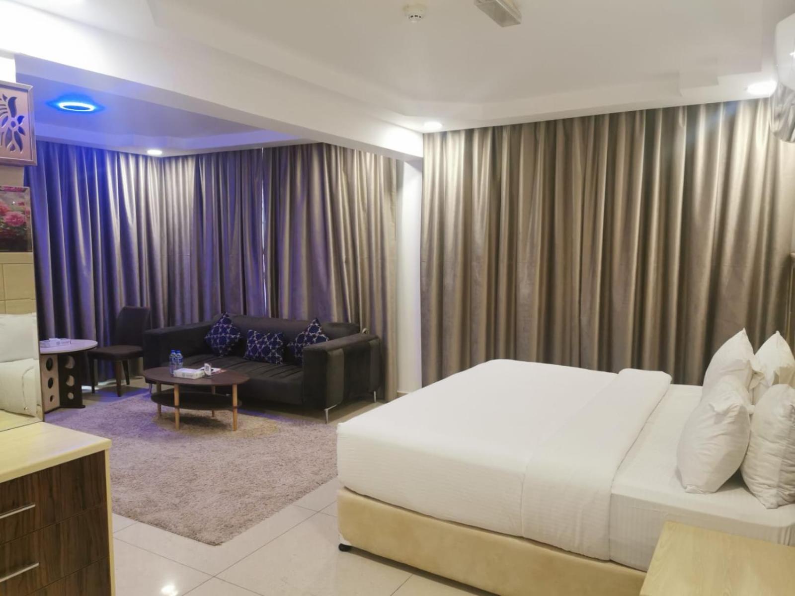 Diamond Star Hotel فندق النجمة الماسية Seeb Exterior photo