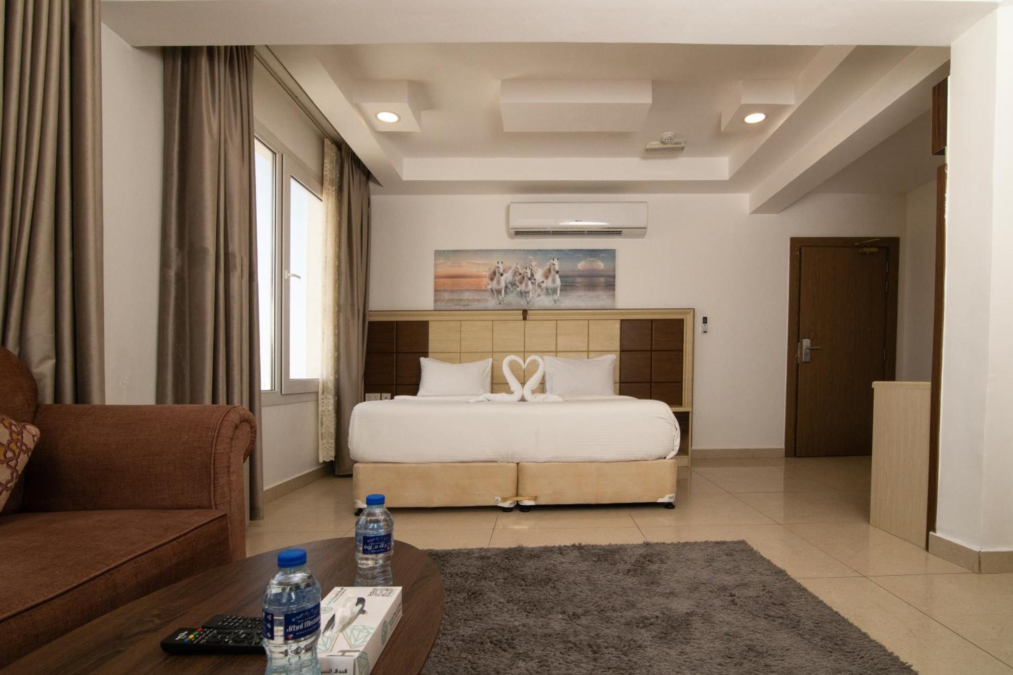 Diamond Star Hotel فندق النجمة الماسية Seeb Exterior photo
